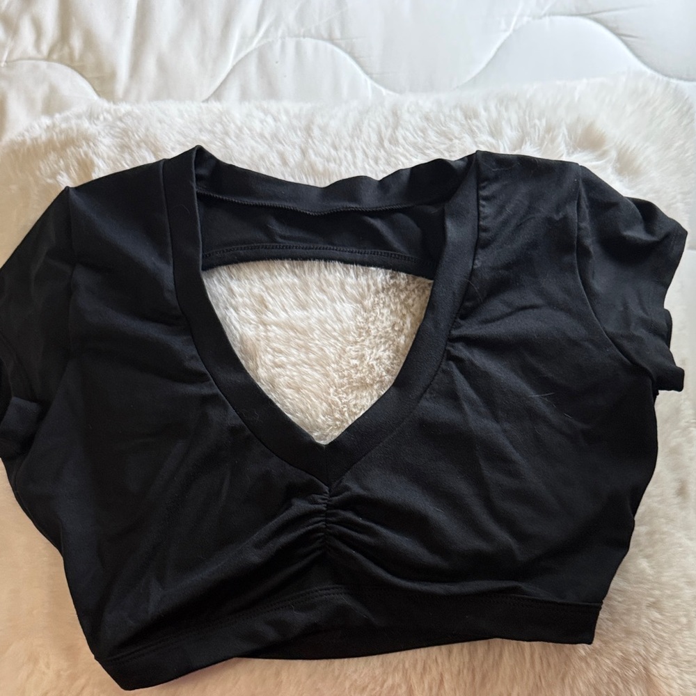 NWT: Bombshell Sportswear Black V-Neck Ruched Crop Top
